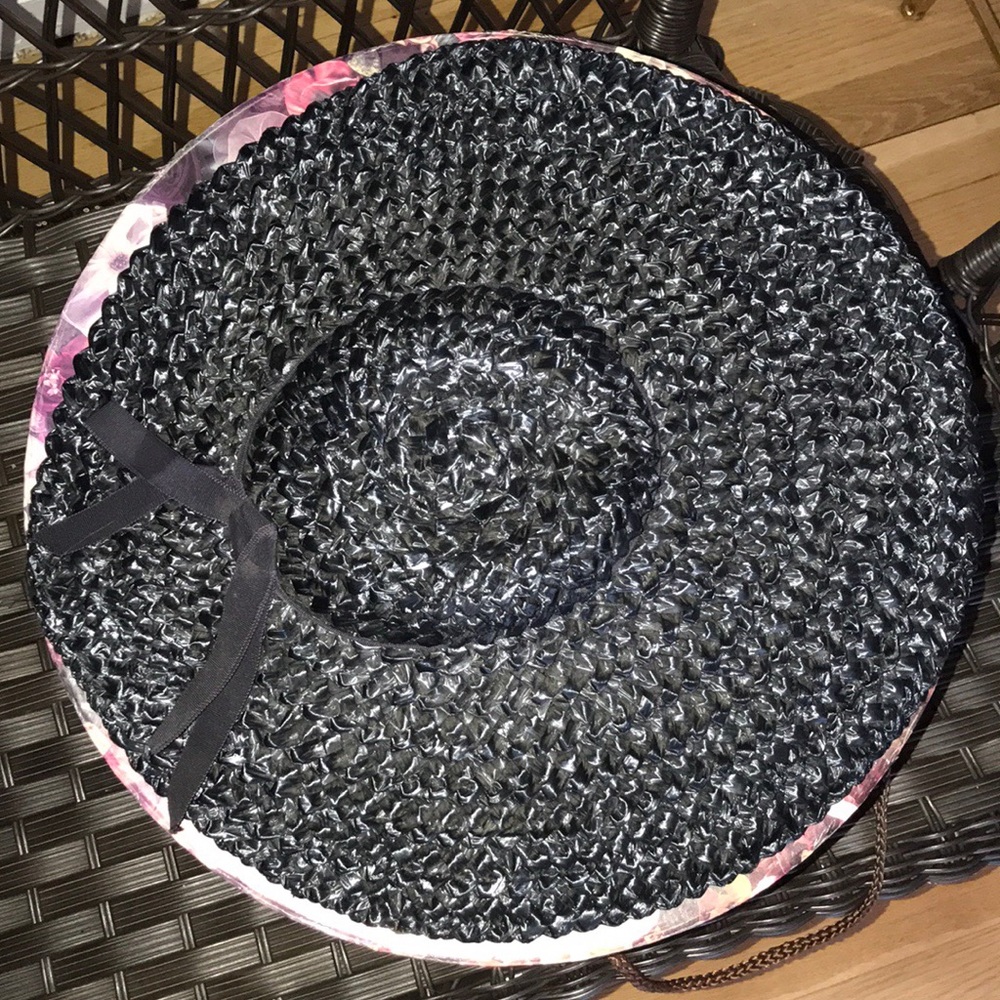 Katherine Hepburn style VINTAGE black straw hat .